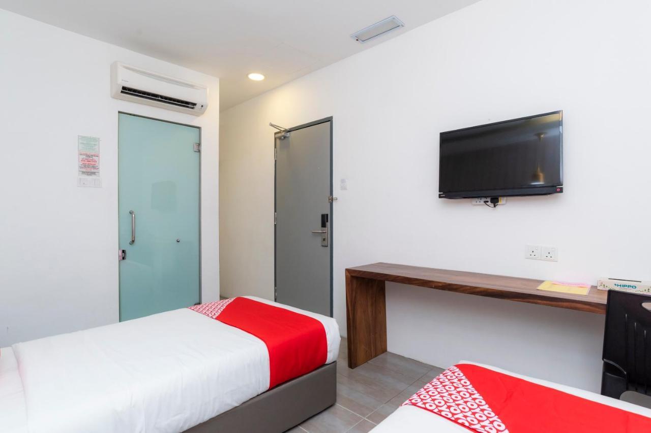 Oyo 89355 Big Big Hotel Johor Bahru Dış mekan fotoğraf