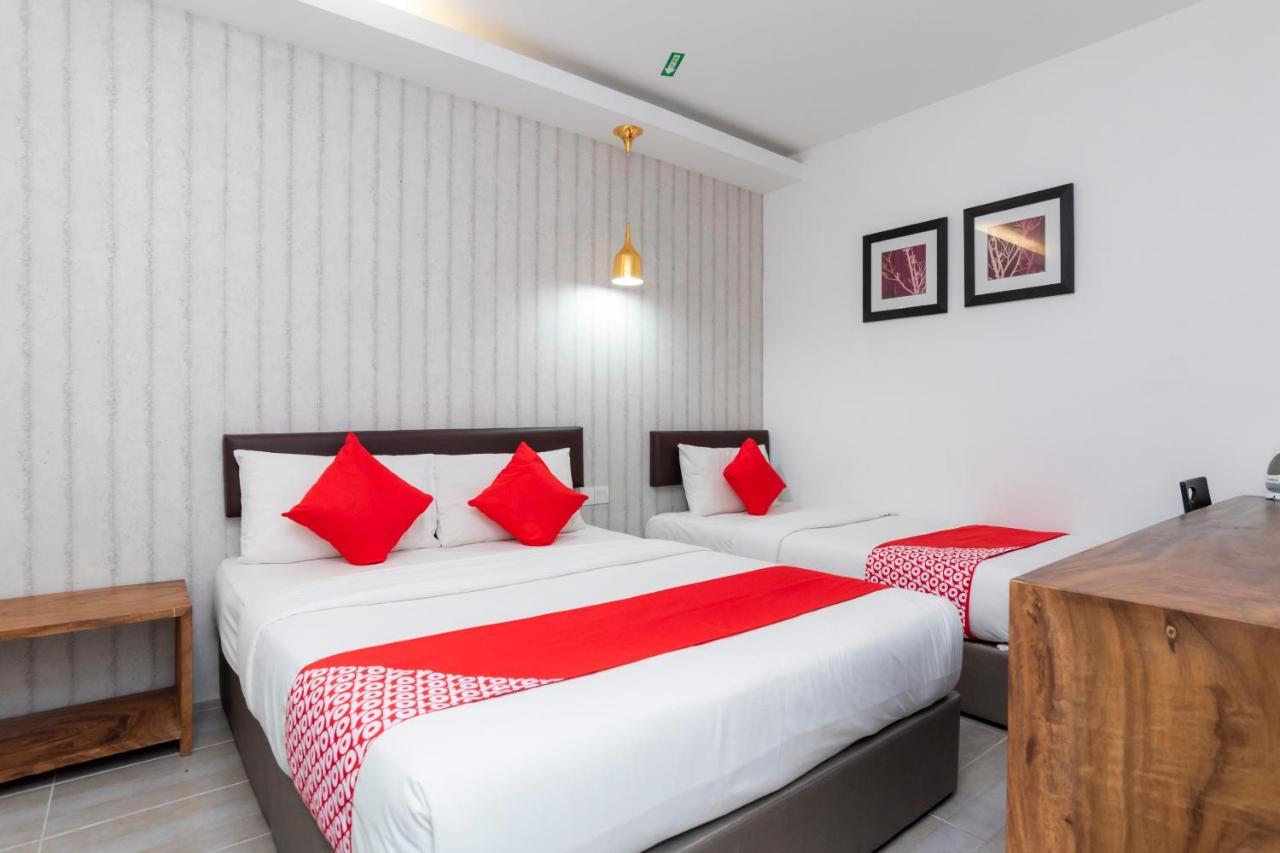Oyo 89355 Big Big Hotel Johor Bahru Dış mekan fotoğraf