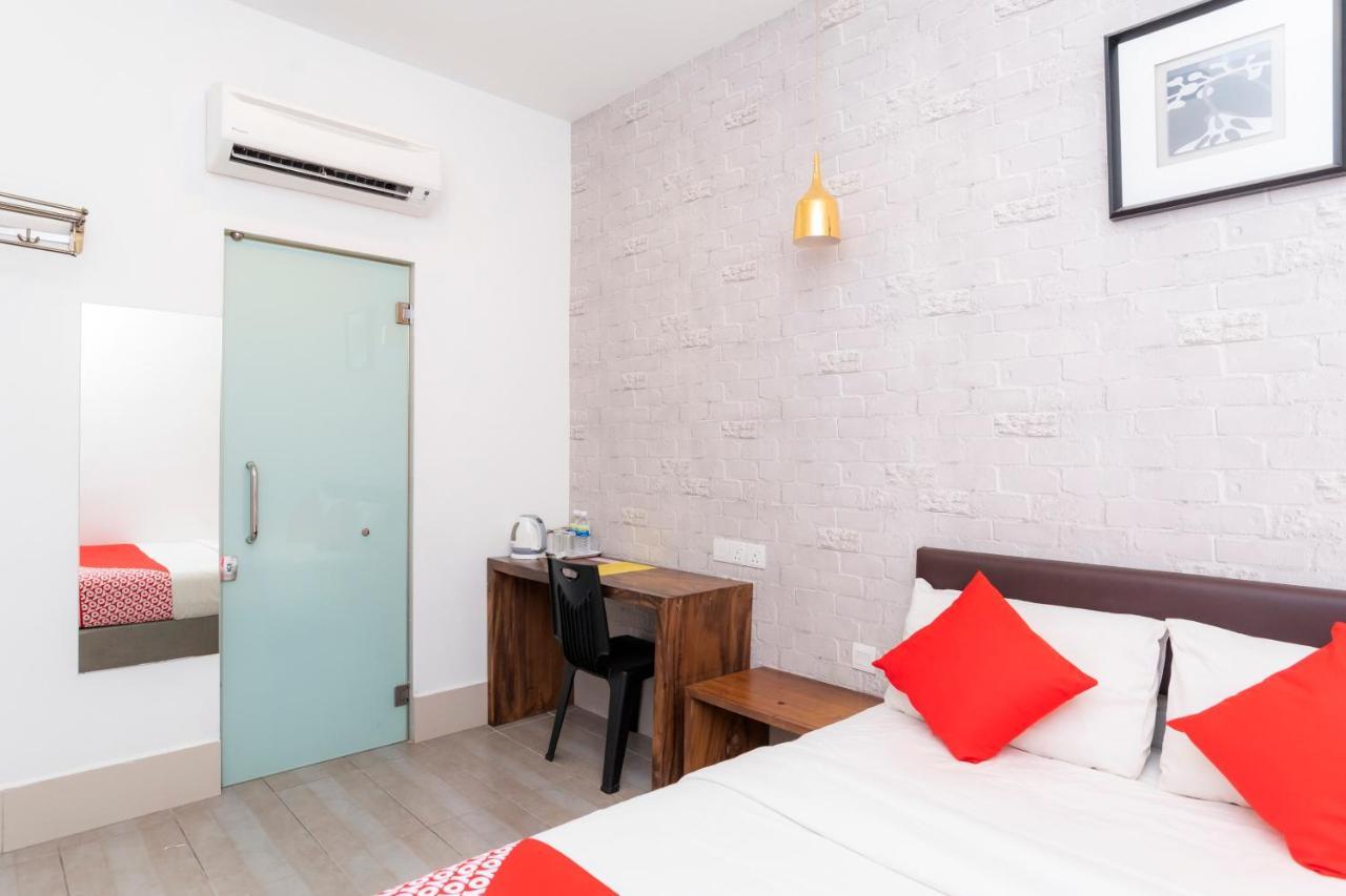 Oyo 89355 Big Big Hotel Johor Bahru Dış mekan fotoğraf