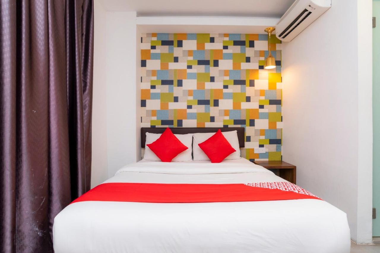 Oyo 89355 Big Big Hotel Johor Bahru Dış mekan fotoğraf