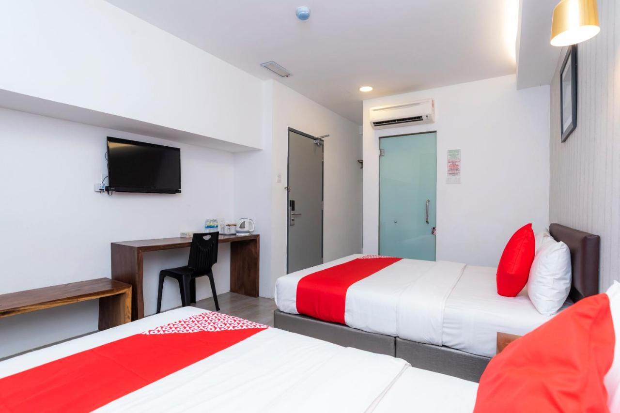 Oyo 89355 Big Big Hotel Johor Bahru Dış mekan fotoğraf