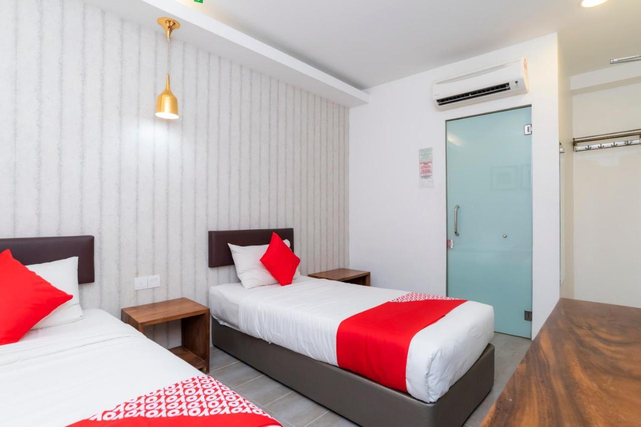 Oyo 89355 Big Big Hotel Johor Bahru Dış mekan fotoğraf