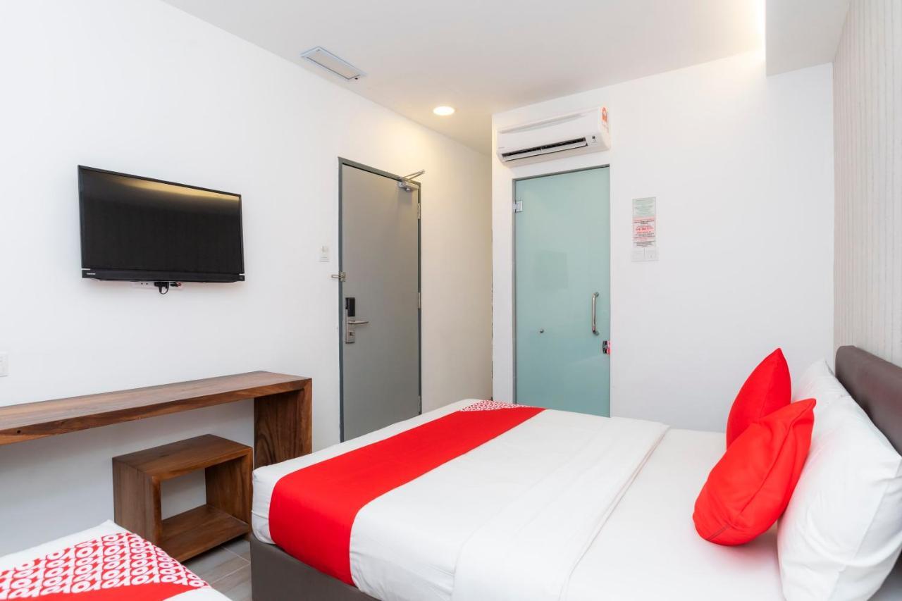 Oyo 89355 Big Big Hotel Johor Bahru Dış mekan fotoğraf