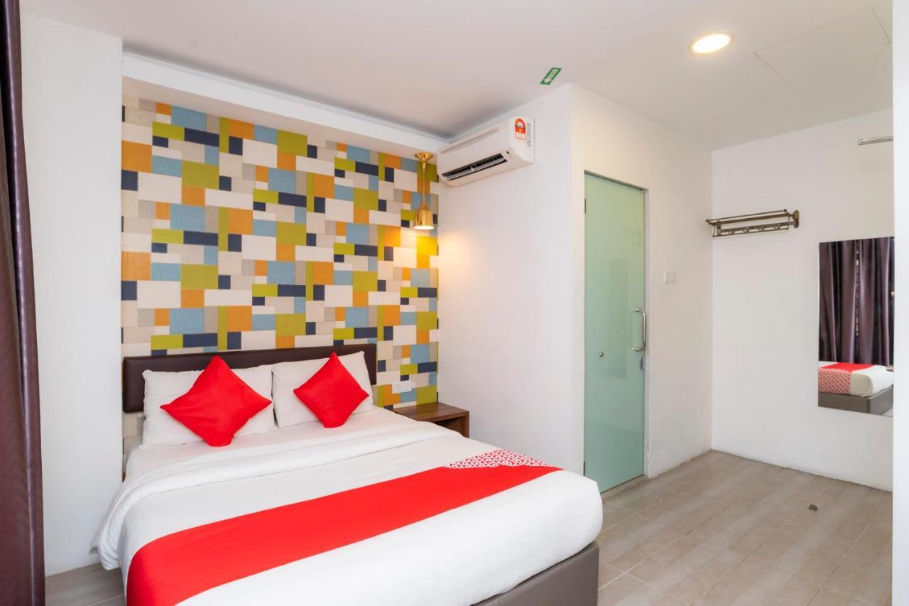 Oyo 89355 Big Big Hotel Johor Bahru Dış mekan fotoğraf