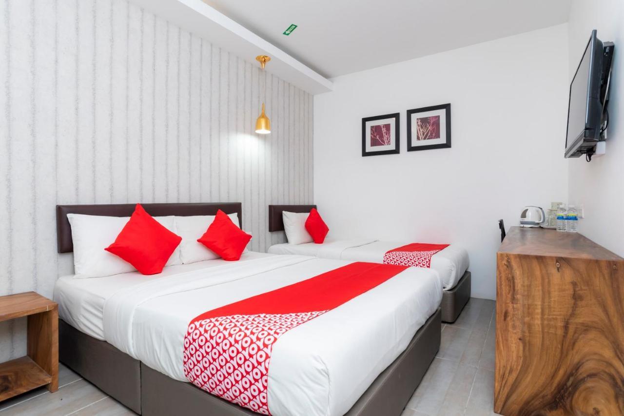 Oyo 89355 Big Big Hotel Johor Bahru Dış mekan fotoğraf