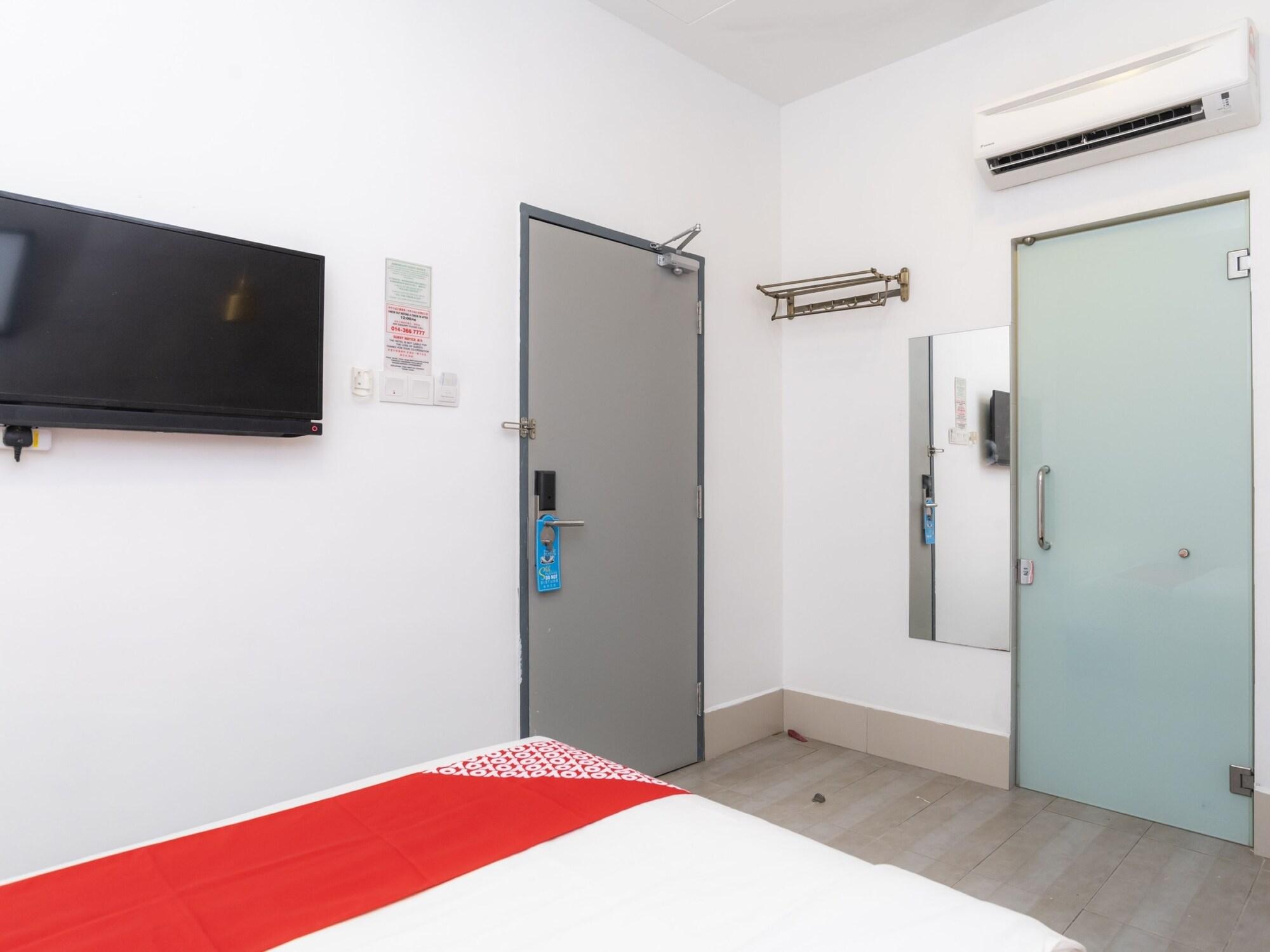 Oyo 89355 Big Big Hotel Johor Bahru Dış mekan fotoğraf