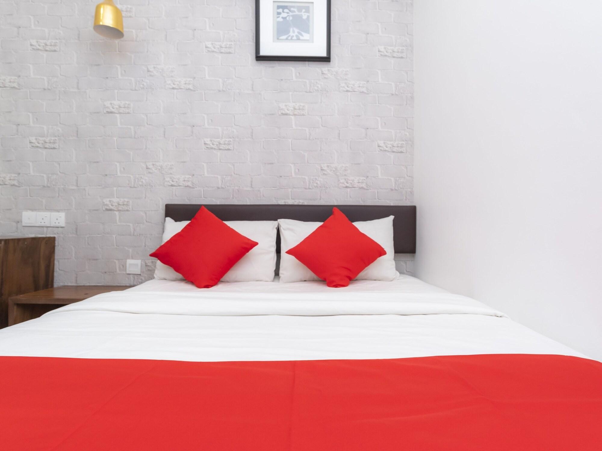 Oyo 89355 Big Big Hotel Johor Bahru Dış mekan fotoğraf