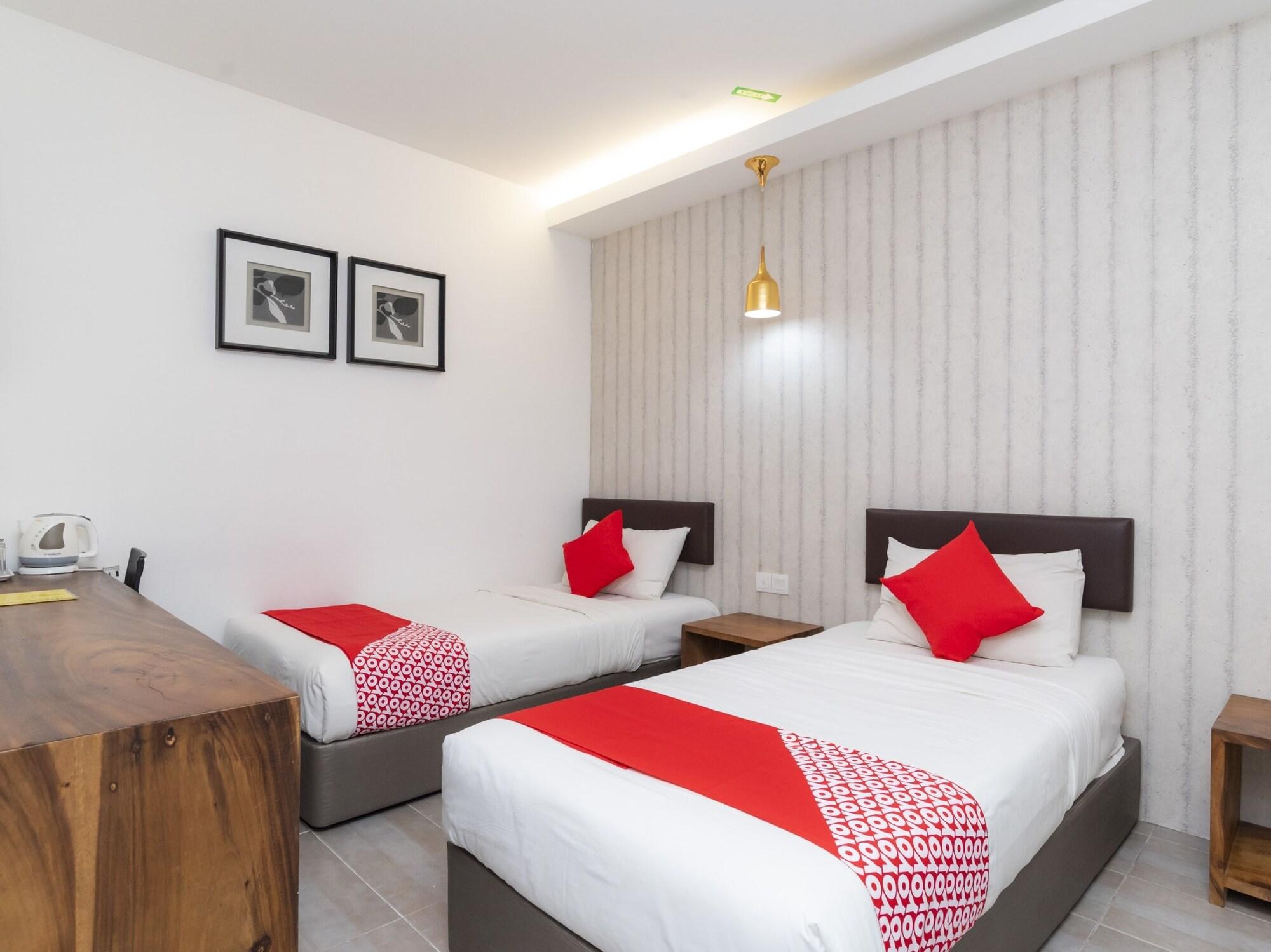 Oyo 89355 Big Big Hotel Johor Bahru Dış mekan fotoğraf