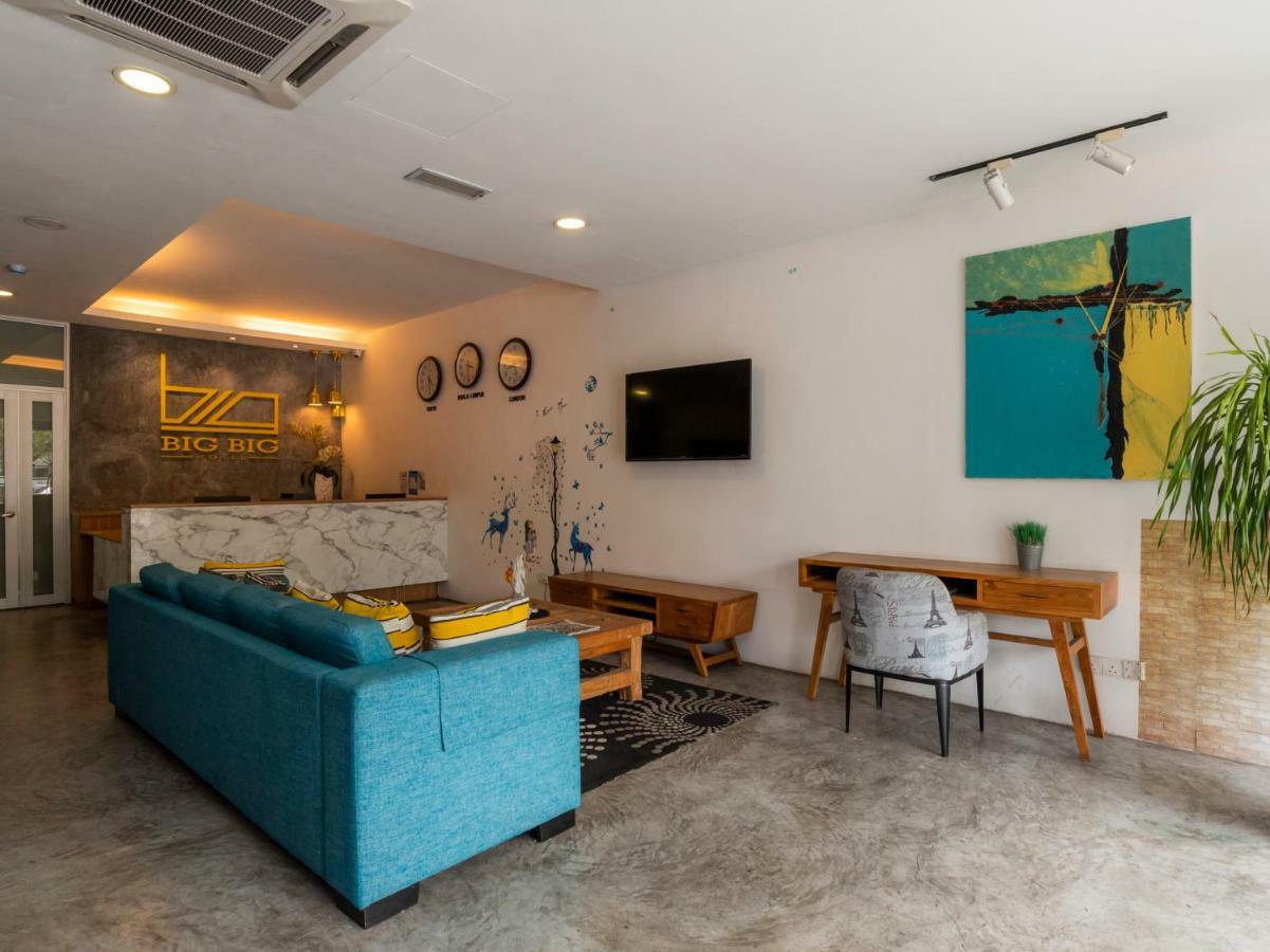 Oyo 89355 Big Big Hotel Johor Bahru Dış mekan fotoğraf