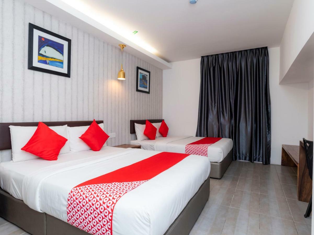 Oyo 89355 Big Big Hotel Johor Bahru Dış mekan fotoğraf